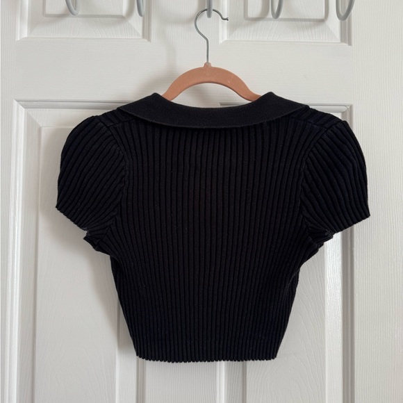 Brandy Melville Black Ribbed Button-Up Crop Top - Picture 2 of 2